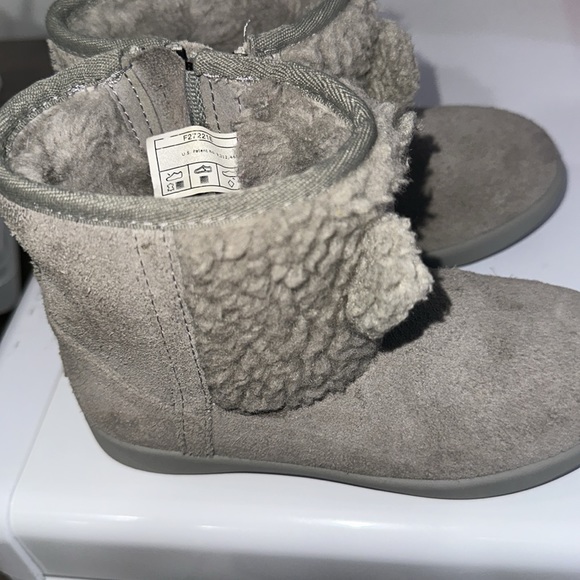 UGG Boot 11C - Picture 4 of 4